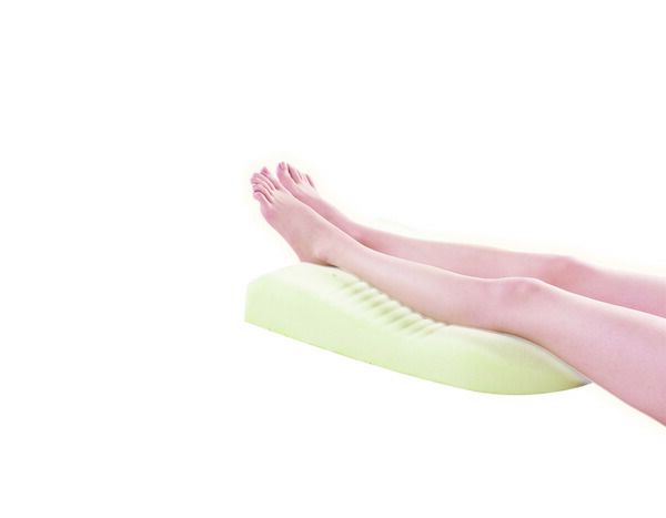 スーパSALE10倍&4時間限定10%OFF 足枕/フットピロー カバー付き 『エアロフロー』 日本製 〔リフレクソロジー リラックスグッズ〕