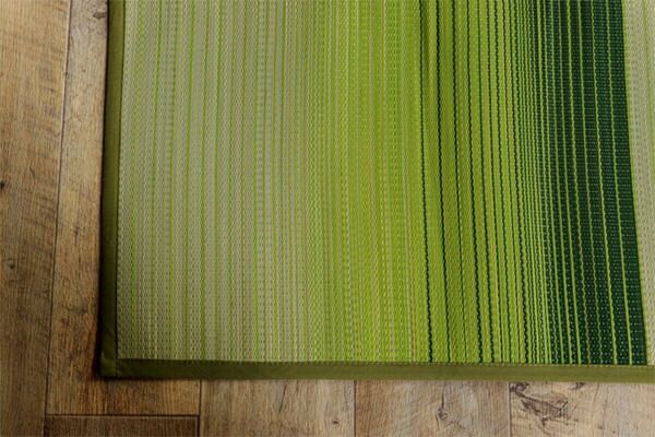 い草 ラグマット/絨毯 コンパクト ブルー 約135×180cm 折りたたみ 防傷 不織布 裏貼り加工 消臭 調湿機能付 〔リビング〕代引NG