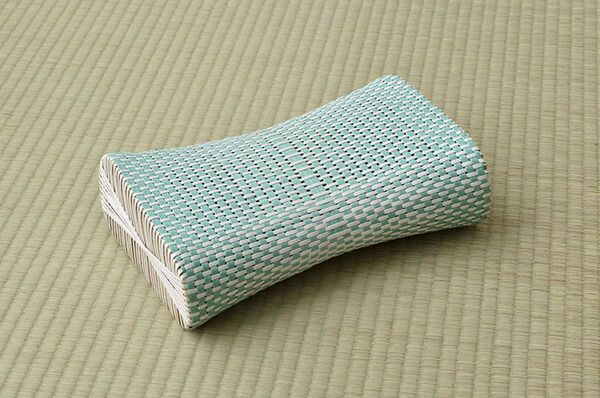 枕/ピロー 約30×20cm ブルー 通気性 蒸れない ポリプロピレン 軽い 丈夫 手編み 〔リビング お昼寝〕代引NG