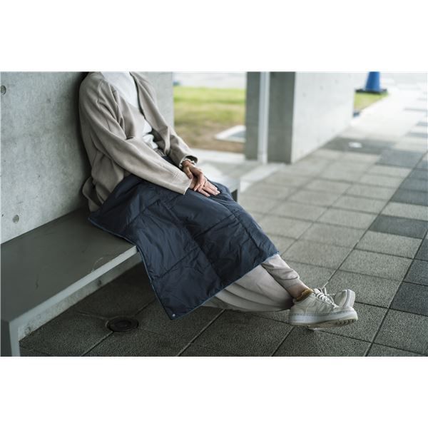 スーパSALE10倍&4時間限定10%OFF ひざ掛け 約60×85cm グレー 吸湿発熱 撥水 抗菌 防臭 防ダニ コンパクト収納 超軽量 カポック綿 あったか アウトドア