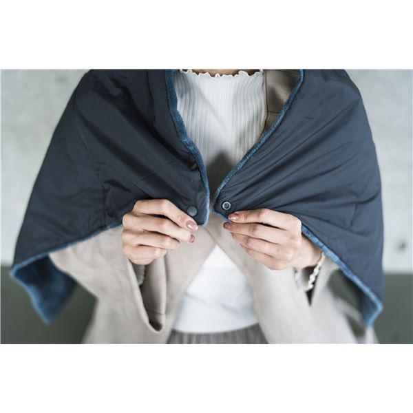 スーパSALE10倍&4時間限定10%OFF ひざ掛け 約60×85cm グレー 吸湿発熱 撥水 抗菌 防臭 防ダニ コンパクト収納 超軽量 カポック綿 あったか アウトドア