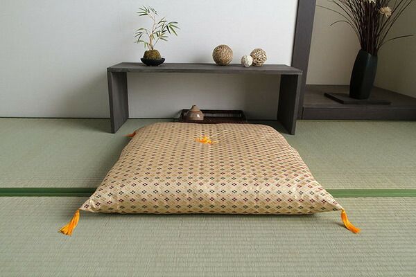 日本製 御前座布団 金襴 盆 法事 仏前 豪華 クッション性 約70×70cm代引NG