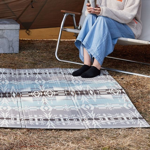 スーパSALE10倍＆4時間限定10％OFF 折りたたみ アウトドアマット エクスキリム 約118×176cm コンパクト収納 水拭きOK 撥水 両面 リバーシブル いぐさ　たたみ