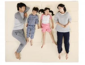 スーパSALE10倍＆4時間限定10％OFF ソファになるから収納いらず 3サイズから選べる家族で寝られるマットレス ワイドK240