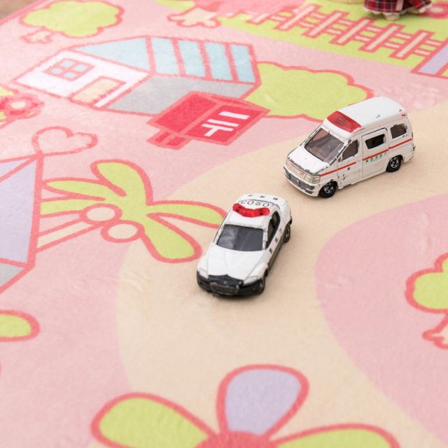 スーパSALE10倍＆4時間限定10％OFF 女の子が遊べる可愛いラグ プリンセスタウン2 190×190cm