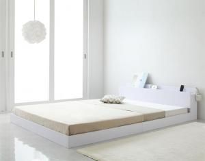 スーパSALE10倍＆4時間限定10％OFF 棚・コンセント付きフロアベッド プレミアムポケットコイルマットレス付き セミダブル 組立設置付