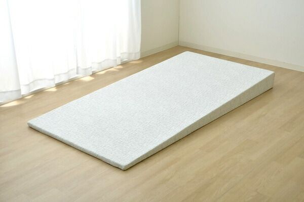 傾斜 斜め マットレス 寝具 収納 便利 起き上がる 楽 高反発 シングル 97×195cm代引NG