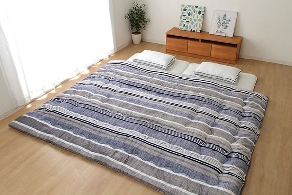 ファミリー対応 掛け布団/寝具 ストライプ ニードル ブルー 約190×290cm 4人用 洗える 〔寝室 ベッドルーム〕代引NG