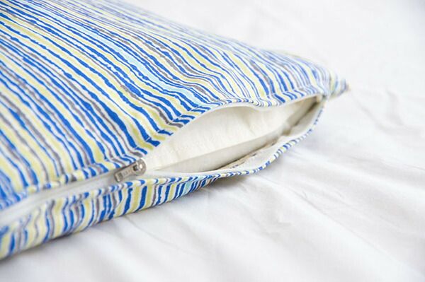 枕/ピロー 約35×50cm カバー付き 洗える 清潔 日本製 パイプ 〔ベッドルーム 寝室 リビング お昼寝〕代引NG