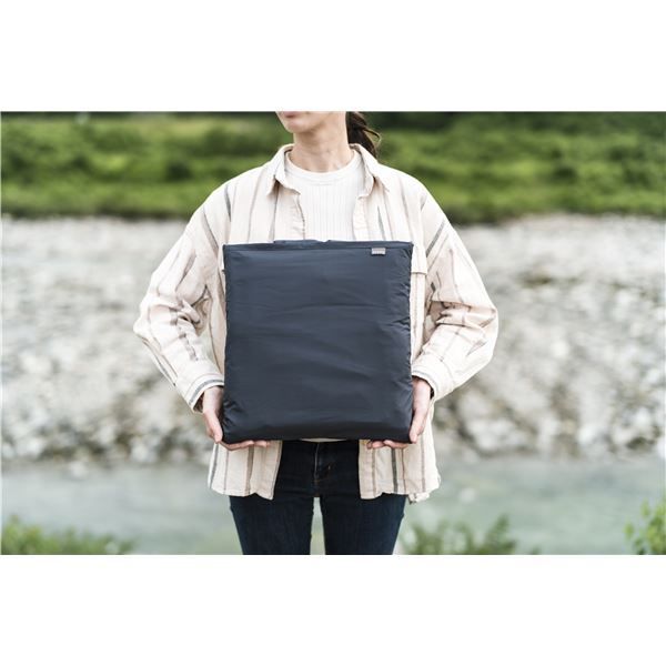 スーパSALE10倍＆4時間限定10％OFF ハーフケット 約100×140cm ネイビー 吸湿発熱 撥水 抗菌 防臭 防ダニ コンパクト収納 超軽量 カポック綿 あったか アウトドア