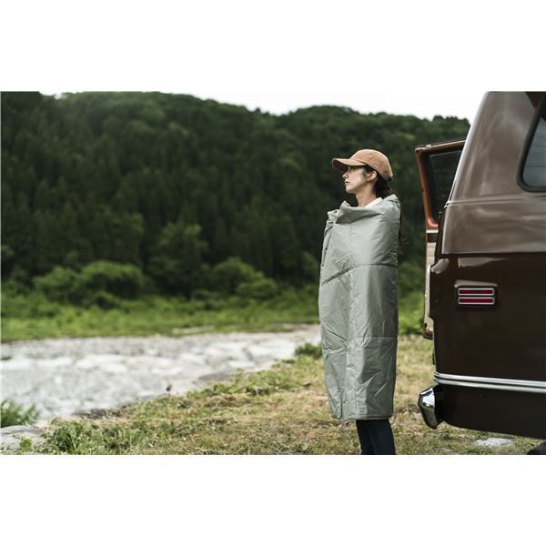 スーパSALE10倍＆4時間限定10％OFF ハーフケット 約100×140cm カーキ 吸湿発熱 撥水 抗菌 防臭 防ダニ コンパクト収納 超軽量 カポック綿 あったか アウトドア
