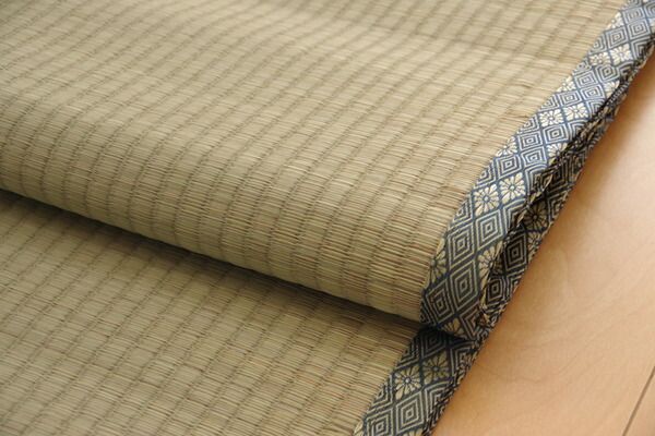日本製 い草 上敷き/ラグマット 糸引織 団地間6畳 約255×340cm 抗菌 防臭 調湿機能付き 湯沢 〔リビング〕代引NG