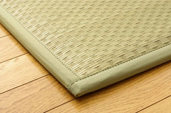 日本製 い草 ユニット畳/置き畳 【82×82×2.3cm ブラック 4枚1組】 中材：低反発ウレタン＋フェルト 遮音 対騒音 耐衝撃【代引NG】