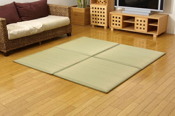 日本製 い草 ユニット畳/置き畳 【82×82×2.3cm 6枚 ナチュラル3枚 ブラック3枚】 中材：低反発ウレタン＋フェルト 遮音 対騒音【代引NG】