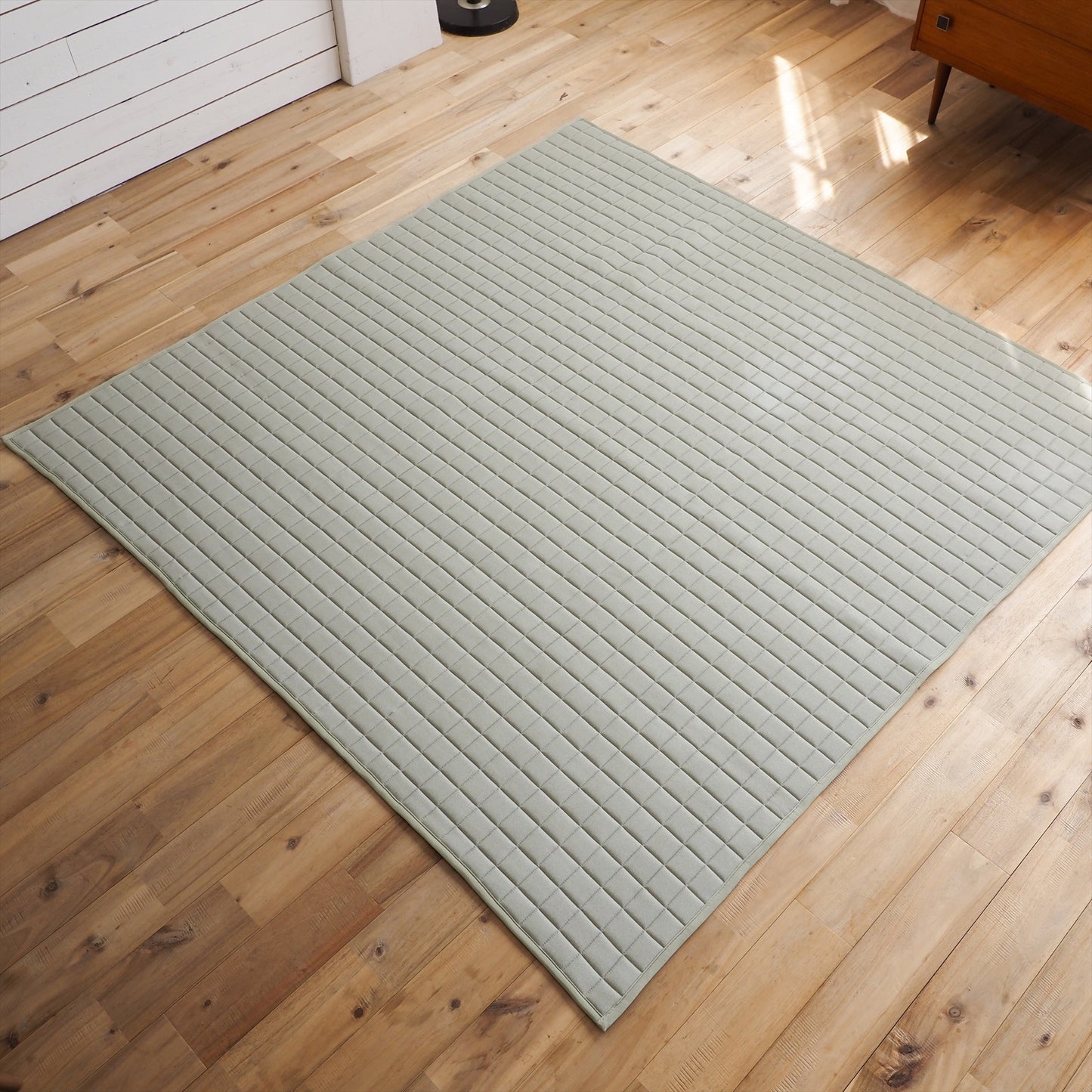 床暖 ホットカーペット対応 ラグマット 洗える サラッとニットの もちフワキルトラグ